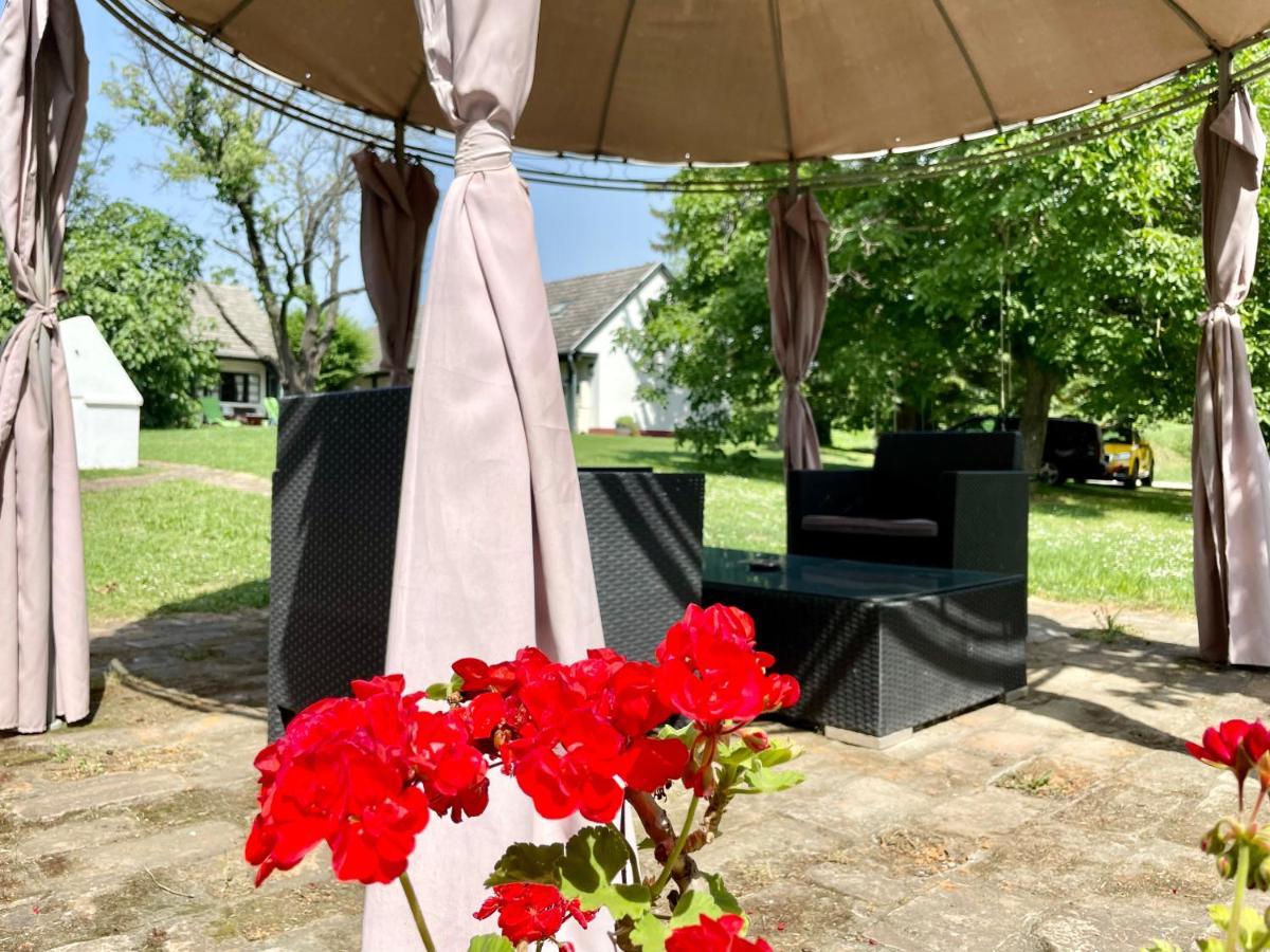 Lelle Vineyard Cottages Balatonlelle Exterior foto