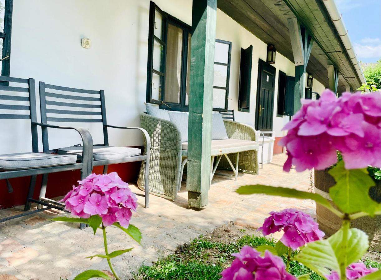 Lelle Vineyard Cottages Balatonlelle Exterior foto