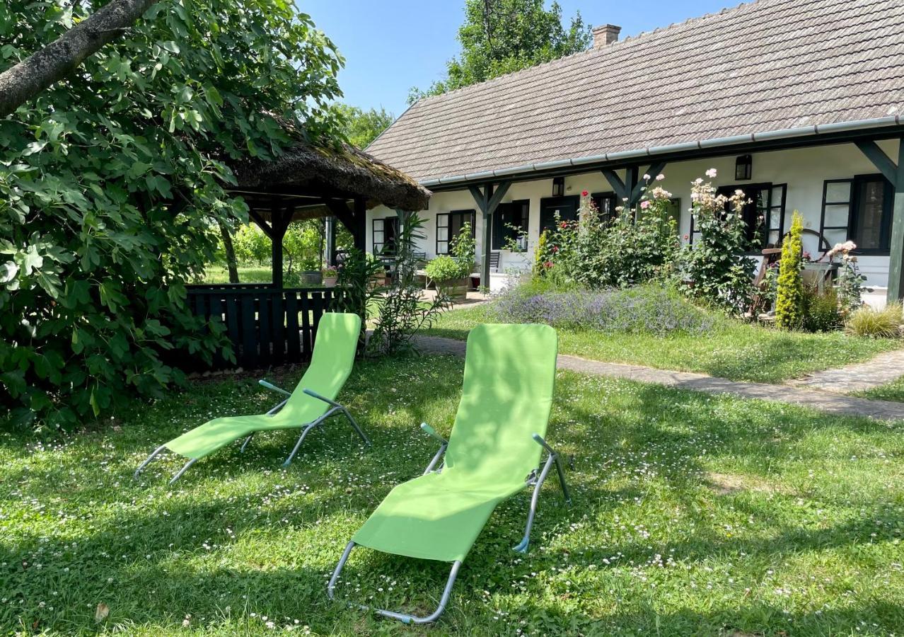 Lelle Vineyard Cottages Balatonlelle Exterior foto